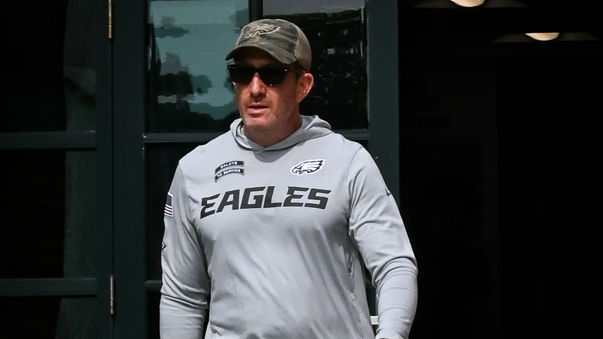 Eagles Analyse: Wie Howie Roseman zum besten GM der Liga wurde – Titelbild für den Artikel auf flyeaglesfly.win